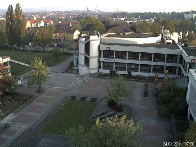 Foto der Webcam: Verwaltungsgeb&auml;ude, Innenhof mit Audimax, H&ouml;rsaal-Geb&auml;ude 1