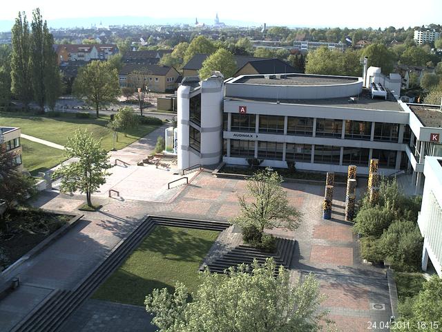 Foto der Webcam: Verwaltungsgeb&auml;ude, Innenhof mit Audimax, H&ouml;rsaal-Geb&auml;ude 1