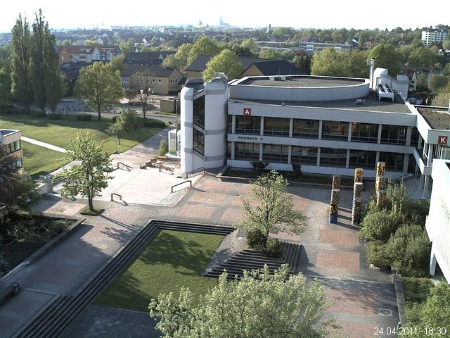 Foto der Webcam: Verwaltungsgeb&auml;ude, Innenhof mit Audimax, H&ouml;rsaal-Geb&auml;ude 1