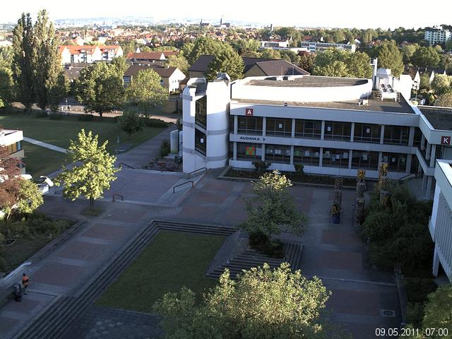 Foto der Webcam: Verwaltungsgeb&auml;ude, Innenhof mit Audimax, H&ouml;rsaal-Geb&auml;ude 1