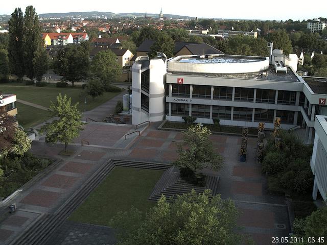 Foto der Webcam: Verwaltungsgeb&auml;ude, Innenhof mit Audimax, H&ouml;rsaal-Geb&auml;ude 1