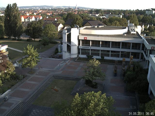 Foto der Webcam: Verwaltungsgeb&auml;ude, Innenhof mit Audimax, H&ouml;rsaal-Geb&auml;ude 1