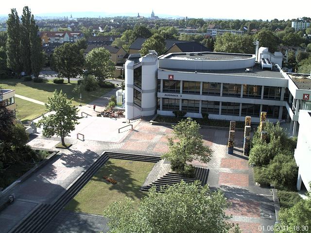 Foto der Webcam: Verwaltungsgeb&auml;ude, Innenhof mit Audimax, H&ouml;rsaal-Geb&auml;ude 1