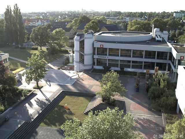 Foto der Webcam: Verwaltungsgeb&auml;ude, Innenhof mit Audimax, H&ouml;rsaal-Geb&auml;ude 1