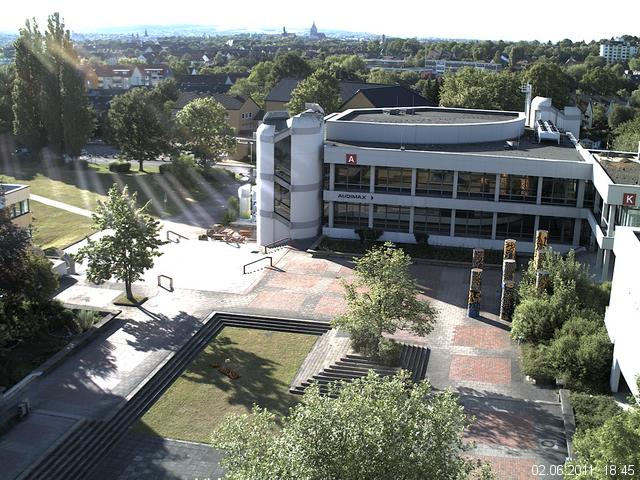 Foto der Webcam: Verwaltungsgeb&auml;ude, Innenhof mit Audimax, H&ouml;rsaal-Geb&auml;ude 1