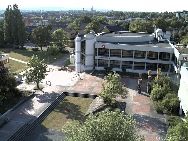 Foto der Webcam: Verwaltungsgeb&auml;ude, Innenhof mit Audimax, H&ouml;rsaal-Geb&auml;ude 1