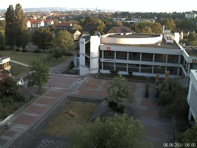 Foto der Webcam: Verwaltungsgeb&auml;ude, Innenhof mit Audimax, H&ouml;rsaal-Geb&auml;ude 1