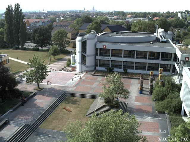 Foto der Webcam: Verwaltungsgeb&auml;ude, Innenhof mit Audimax, H&ouml;rsaal-Geb&auml;ude 1