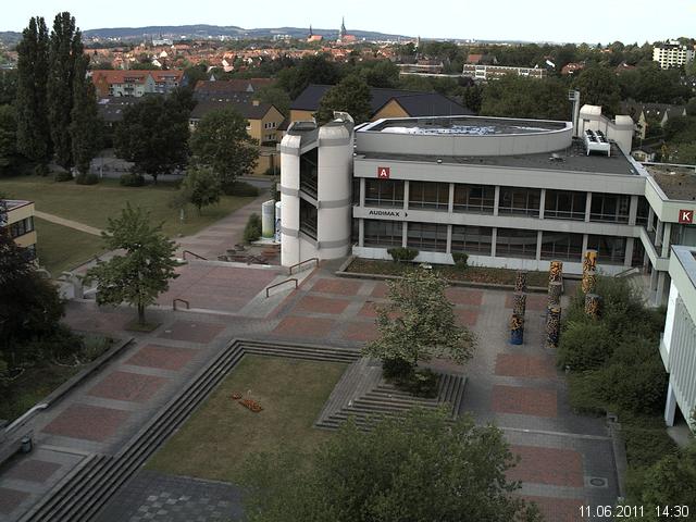 Foto der Webcam: Verwaltungsgeb&auml;ude, Innenhof mit Audimax, H&ouml;rsaal-Geb&auml;ude 1