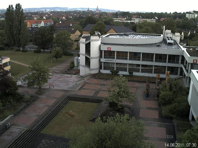Foto der Webcam: Verwaltungsgeb&auml;ude, Innenhof mit Audimax, H&ouml;rsaal-Geb&auml;ude 1