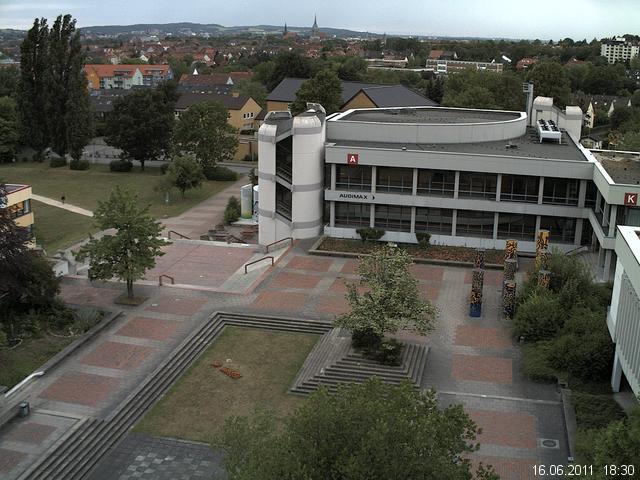 Foto der Webcam: Verwaltungsgeb&auml;ude, Innenhof mit Audimax, H&ouml;rsaal-Geb&auml;ude 1