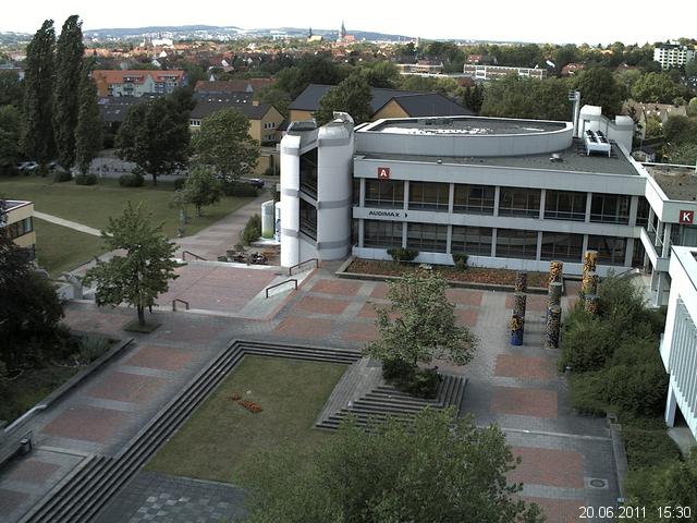 Foto der Webcam: Verwaltungsgeb&auml;ude, Innenhof mit Audimax, H&ouml;rsaal-Geb&auml;ude 1