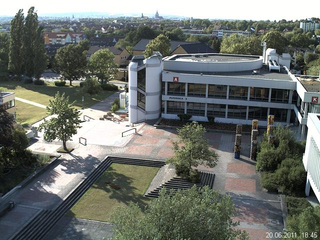 Foto der Webcam: Verwaltungsgeb&auml;ude, Innenhof mit Audimax, H&ouml;rsaal-Geb&auml;ude 1