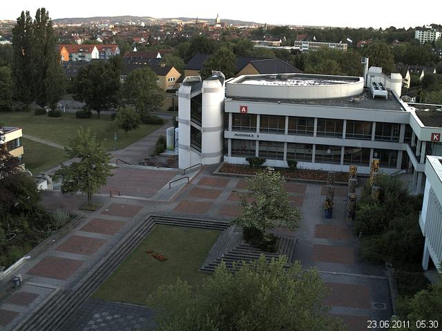 Foto der Webcam: Verwaltungsgeb&auml;ude, Innenhof mit Audimax, H&ouml;rsaal-Geb&auml;ude 1