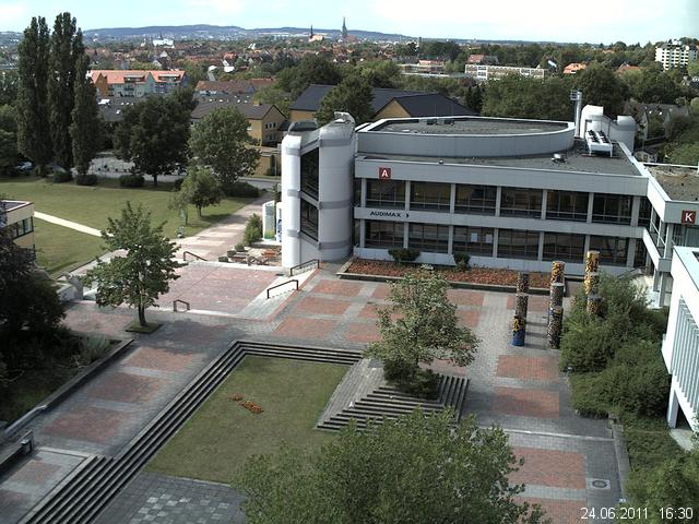 Foto der Webcam: Verwaltungsgeb&auml;ude, Innenhof mit Audimax, H&ouml;rsaal-Geb&auml;ude 1