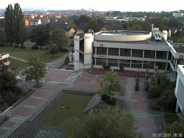 Foto der Webcam: Verwaltungsgeb&auml;ude, Innenhof mit Audimax, H&ouml;rsaal-Geb&auml;ude 1