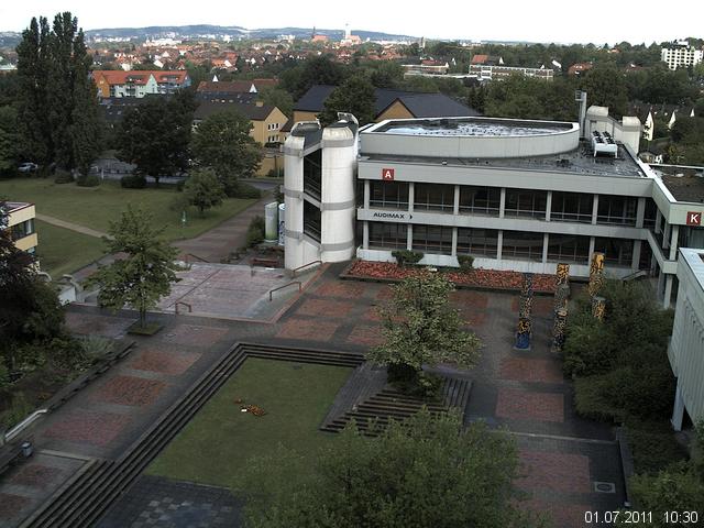 Foto der Webcam: Verwaltungsgeb&auml;ude, Innenhof mit Audimax, H&ouml;rsaal-Geb&auml;ude 1