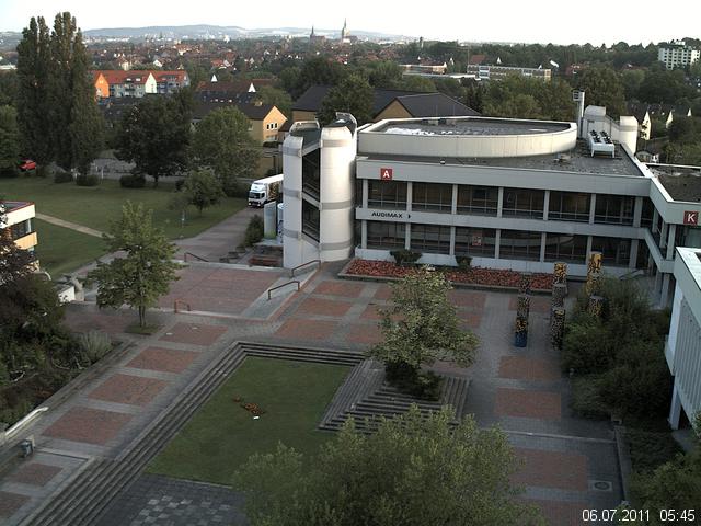Foto der Webcam: Verwaltungsgeb&auml;ude, Innenhof mit Audimax, H&ouml;rsaal-Geb&auml;ude 1