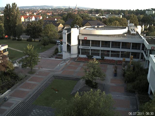 Foto der Webcam: Verwaltungsgeb&auml;ude, Innenhof mit Audimax, H&ouml;rsaal-Geb&auml;ude 1