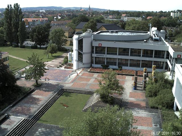 Foto der Webcam: Verwaltungsgeb&auml;ude, Innenhof mit Audimax, H&ouml;rsaal-Geb&auml;ude 1