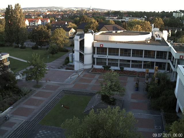 Foto der Webcam: Verwaltungsgeb&auml;ude, Innenhof mit Audimax, H&ouml;rsaal-Geb&auml;ude 1