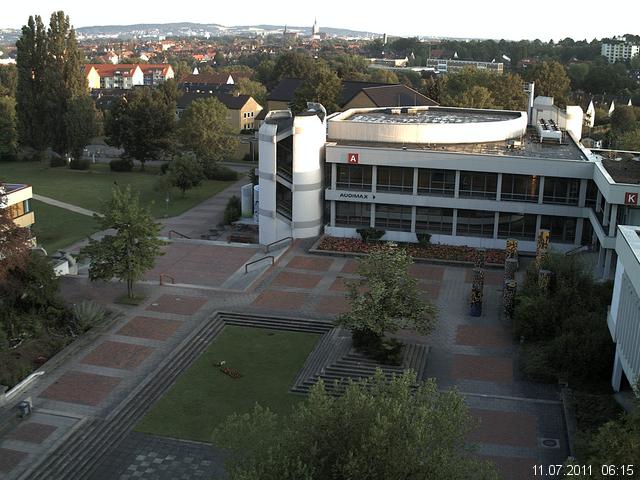 Foto der Webcam: Verwaltungsgeb&auml;ude, Innenhof mit Audimax, H&ouml;rsaal-Geb&auml;ude 1