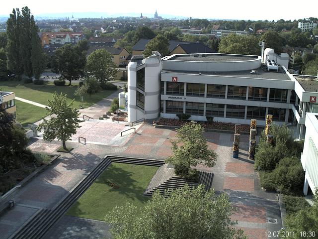 Foto der Webcam: Verwaltungsgeb&auml;ude, Innenhof mit Audimax, H&ouml;rsaal-Geb&auml;ude 1