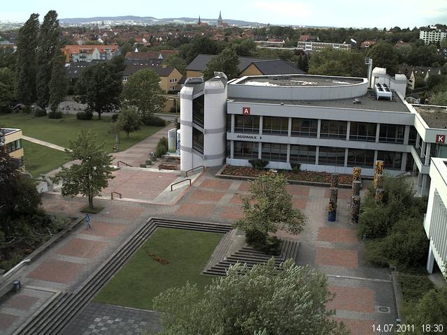 Foto der Webcam: Verwaltungsgeb&auml;ude, Innenhof mit Audimax, H&ouml;rsaal-Geb&auml;ude 1