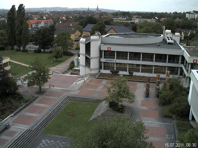 Foto der Webcam: Verwaltungsgeb&auml;ude, Innenhof mit Audimax, H&ouml;rsaal-Geb&auml;ude 1