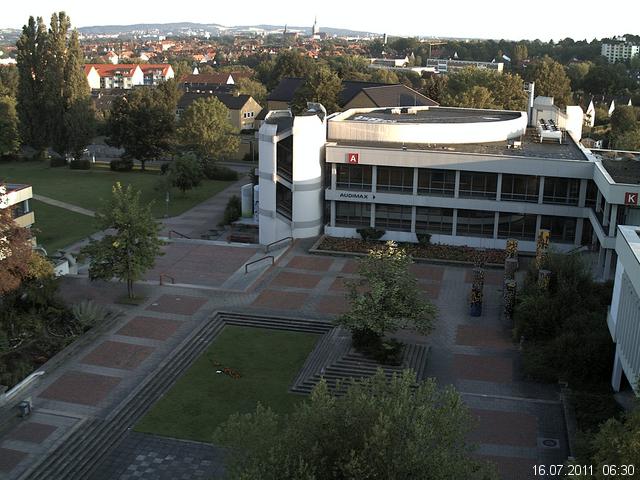 Foto der Webcam: Verwaltungsgeb&auml;ude, Innenhof mit Audimax, H&ouml;rsaal-Geb&auml;ude 1