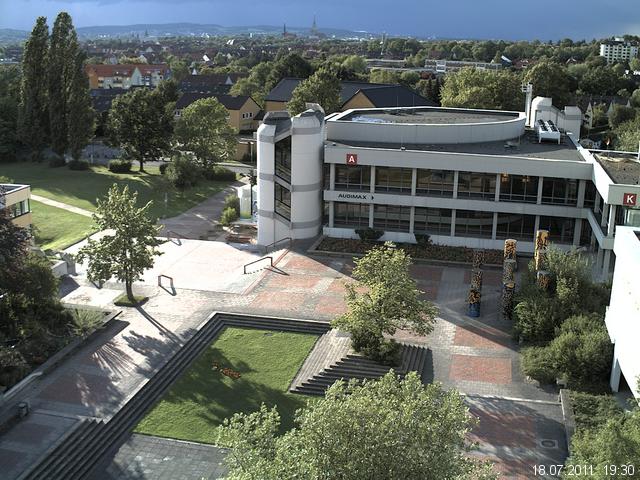Foto der Webcam: Verwaltungsgeb&auml;ude, Innenhof mit Audimax, H&ouml;rsaal-Geb&auml;ude 1
