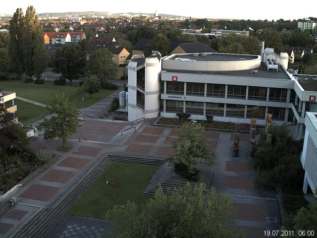 Foto der Webcam: Verwaltungsgeb&auml;ude, Innenhof mit Audimax, H&ouml;rsaal-Geb&auml;ude 1
