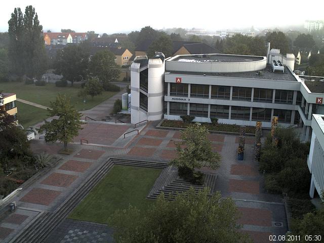 Foto der Webcam: Verwaltungsgeb&auml;ude, Innenhof mit Audimax, H&ouml;rsaal-Geb&auml;ude 1