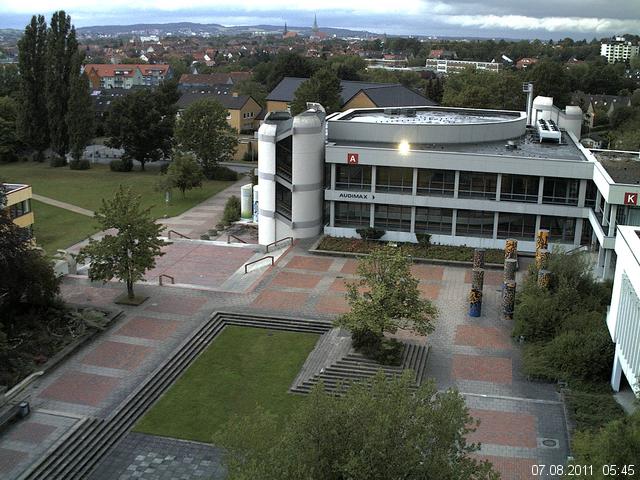 Foto der Webcam: Verwaltungsgeb&auml;ude, Innenhof mit Audimax, H&ouml;rsaal-Geb&auml;ude 1