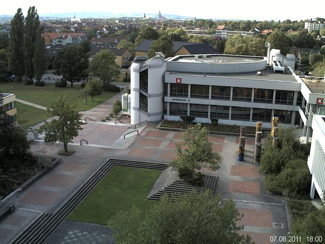 Foto der Webcam: Verwaltungsgeb&auml;ude, Innenhof mit Audimax, H&ouml;rsaal-Geb&auml;ude 1