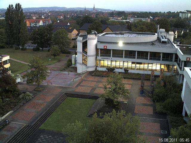 Foto der Webcam: Verwaltungsgeb&auml;ude, Innenhof mit Audimax, H&ouml;rsaal-Geb&auml;ude 1
