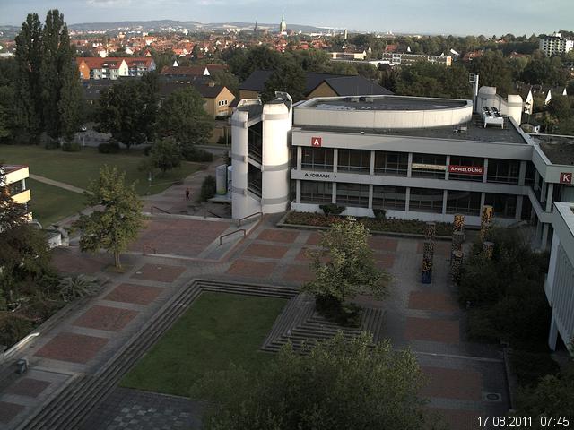 Foto der Webcam: Verwaltungsgeb&auml;ude, Innenhof mit Audimax, H&ouml;rsaal-Geb&auml;ude 1