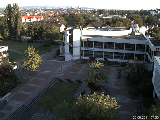 Foto der Webcam: Verwaltungsgeb&auml;ude, Innenhof mit Audimax, H&ouml;rsaal-Geb&auml;ude 1