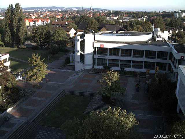Foto der Webcam: Verwaltungsgeb&auml;ude, Innenhof mit Audimax, H&ouml;rsaal-Geb&auml;ude 1