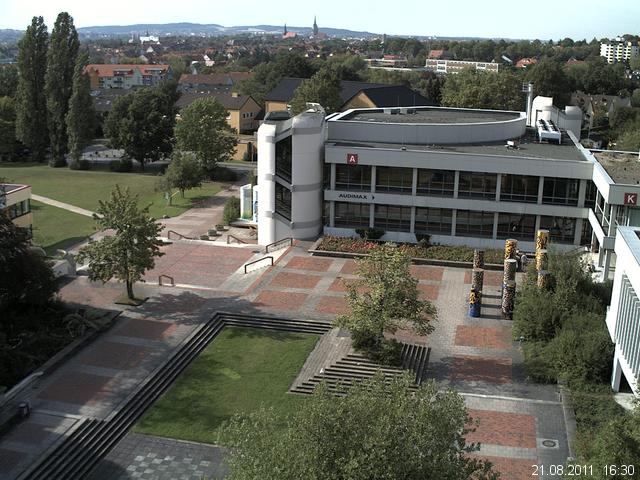 Foto der Webcam: Verwaltungsgeb&auml;ude, Innenhof mit Audimax, H&ouml;rsaal-Geb&auml;ude 1