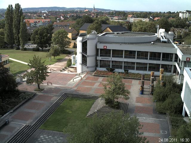 Foto der Webcam: Verwaltungsgeb&auml;ude, Innenhof mit Audimax, H&ouml;rsaal-Geb&auml;ude 1