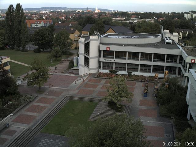 Foto der Webcam: Verwaltungsgeb&auml;ude, Innenhof mit Audimax, H&ouml;rsaal-Geb&auml;ude 1