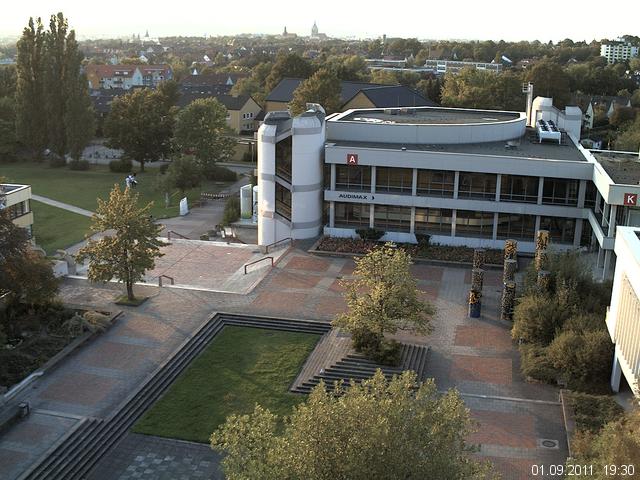 Foto der Webcam: Verwaltungsgeb&auml;ude, Innenhof mit Audimax, H&ouml;rsaal-Geb&auml;ude 1