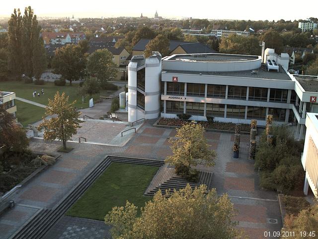Foto der Webcam: Verwaltungsgeb&auml;ude, Innenhof mit Audimax, H&ouml;rsaal-Geb&auml;ude 1