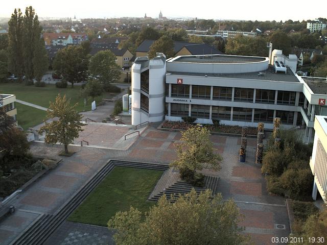 Foto der Webcam: Verwaltungsgeb&auml;ude, Innenhof mit Audimax, H&ouml;rsaal-Geb&auml;ude 1