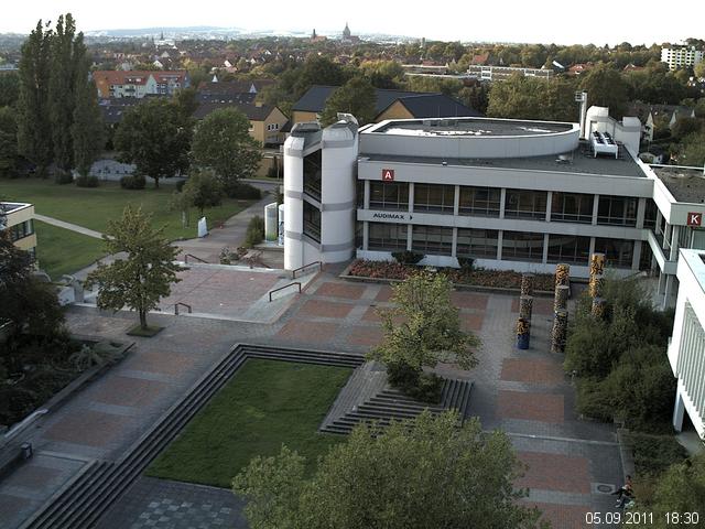 Foto der Webcam: Verwaltungsgeb&auml;ude, Innenhof mit Audimax, H&ouml;rsaal-Geb&auml;ude 1