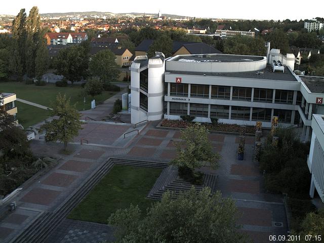 Foto der Webcam: Verwaltungsgeb&auml;ude, Innenhof mit Audimax, H&ouml;rsaal-Geb&auml;ude 1