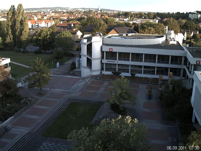 Foto der Webcam: Verwaltungsgeb&auml;ude, Innenhof mit Audimax, H&ouml;rsaal-Geb&auml;ude 1