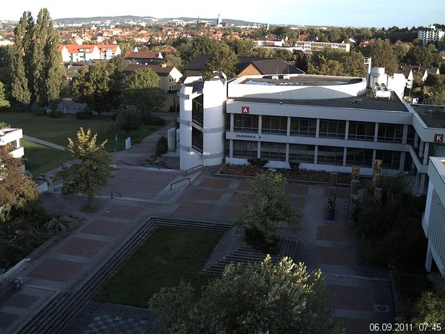 Foto der Webcam: Verwaltungsgeb&auml;ude, Innenhof mit Audimax, H&ouml;rsaal-Geb&auml;ude 1