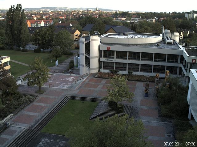 Foto der Webcam: Verwaltungsgeb&auml;ude, Innenhof mit Audimax, H&ouml;rsaal-Geb&auml;ude 1